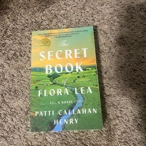 Book- The Secret Book of Flora Lea by Patti Callahan Henry